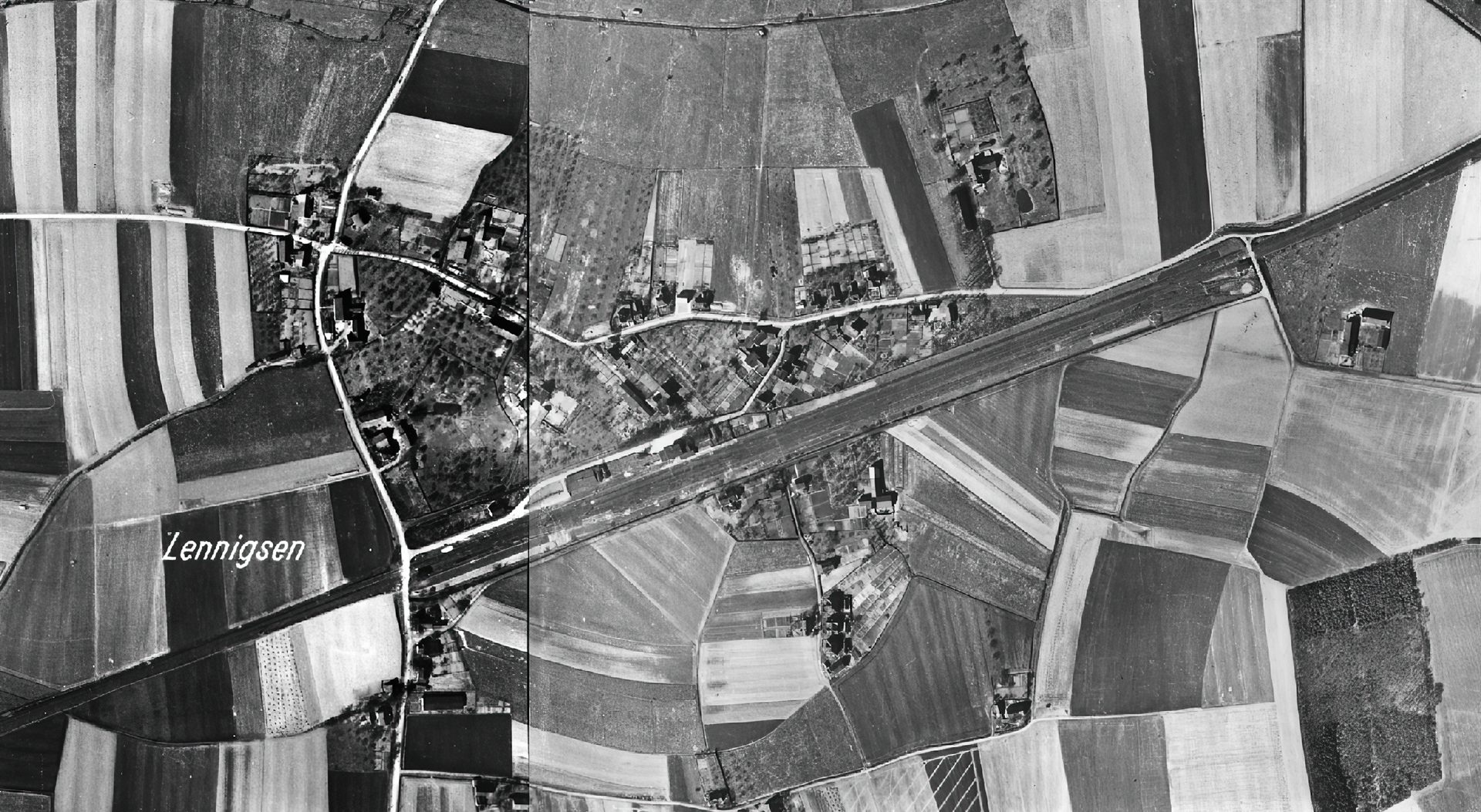 Luftaufnahme von Lenningsen aus dem Jahr 1952